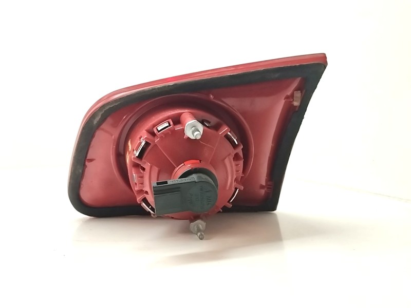 Recambio de piloto trasero izquierdo interior para volkswagen passat variant (3c5) 2.0 tdi referencia OEM IAM 084411316L  