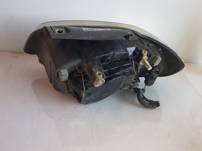 Recambio de faro derecho para seat cordoba berlina (6k2) 1.9 sdi referencia OEM IAM 67743749  
							