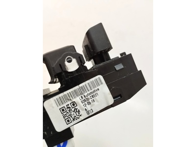 Recambio de mando elevalunas delantero izquierdo para hyundai i20 active 1.0 tgdi cat referencia OEM IAM 93570C8121  