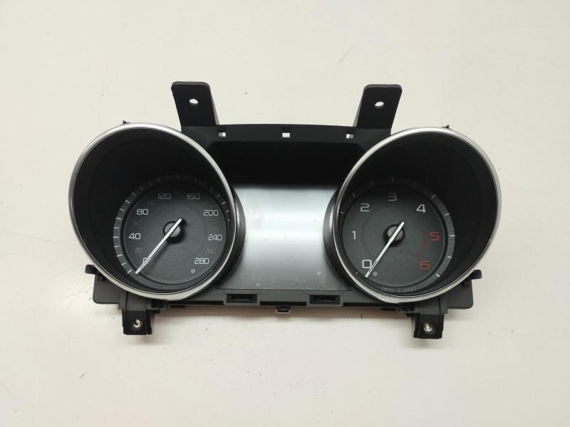 Recambio de cuadro instrumentos para jaguar xe 2.0 diesel cat referencia OEM IAM GX7310849EF  