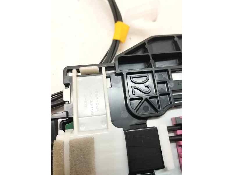 Recambio de antena para toyota yaris iv 1.5 hybrid 116 cv referencia OEM IAM 8614758010  