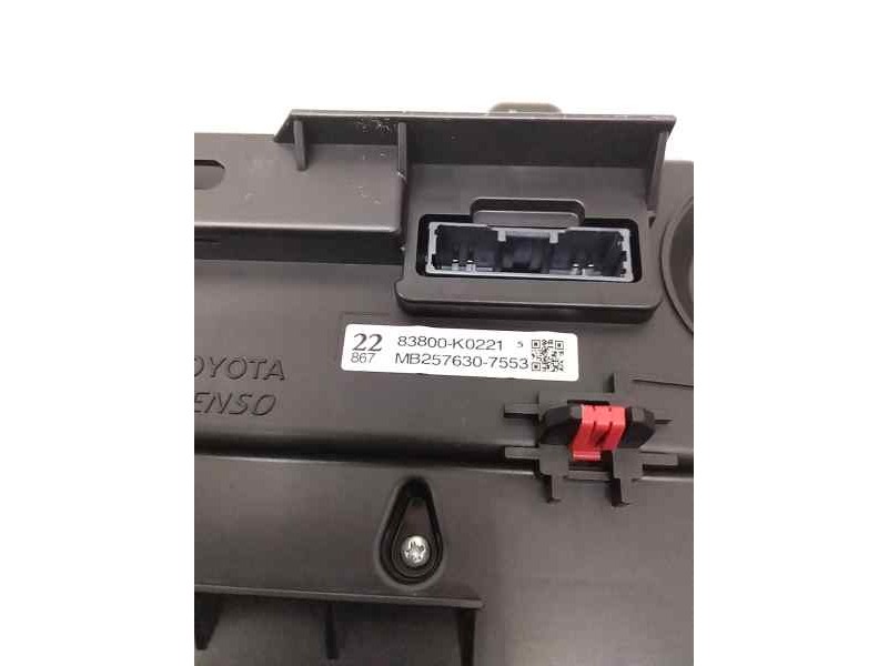 Recambio de cuadro instrumentos para toyota yaris iv 1.5 hybrid 116 cv referencia OEM IAM 83800K0221  