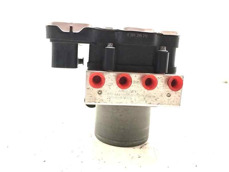 Recambio de abs para toyota yaris iv 1.5 hybrid 116 cv referencia OEM IAM 445400D781  