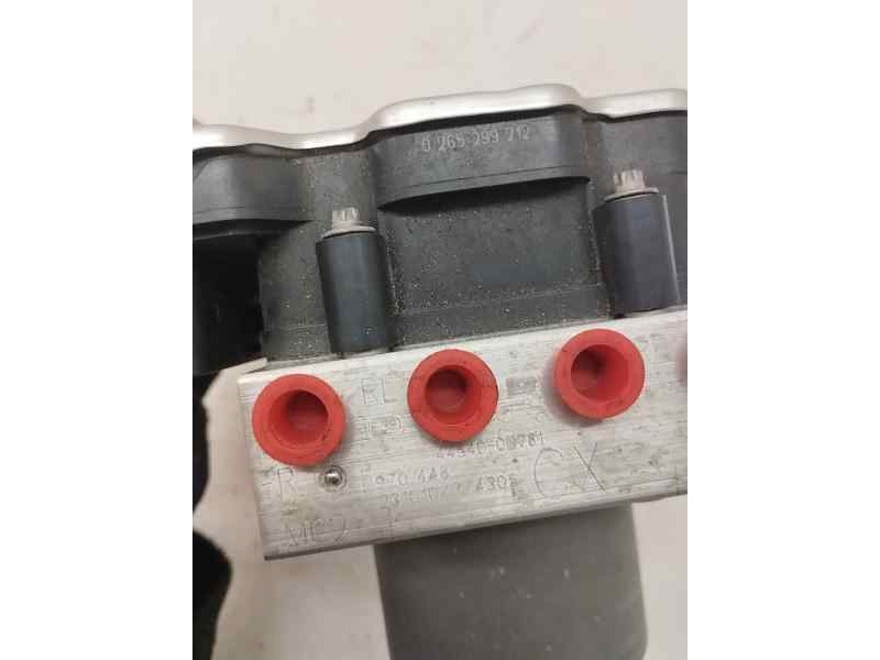 Recambio de abs para toyota yaris iv 1.5 hybrid 116 cv referencia OEM IAM 445400D781  