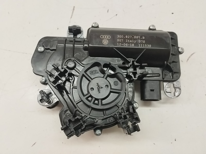 Recambio de motor cierre centralizado porton para volkswagen arteon (3h7) r-line 4motion referencia OEM IAM 3G0827887B  
							
