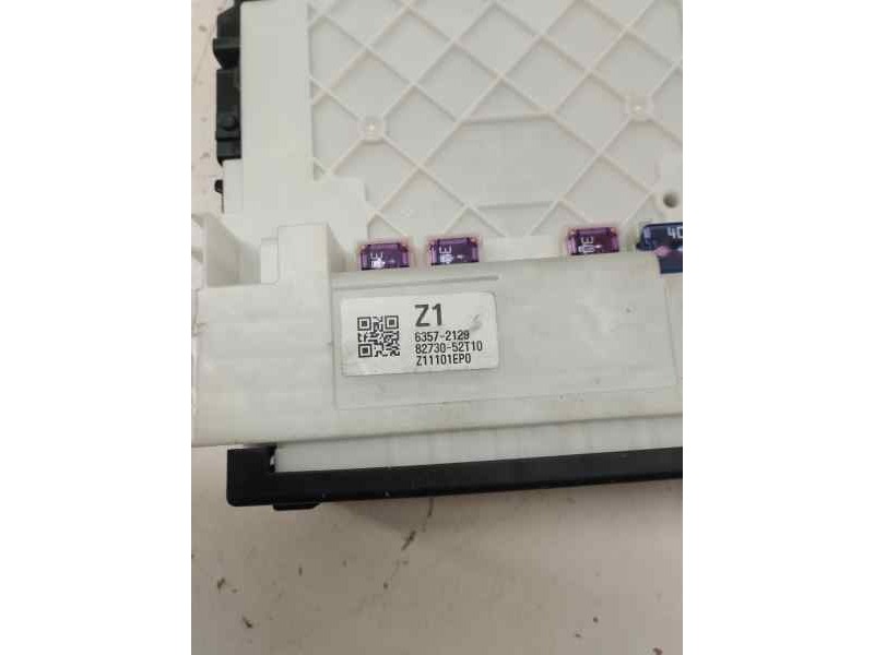 Recambio de caja reles / fusibles para toyota yaris iv 1.5 hybrid 116 cv referencia OEM IAM 63572129  