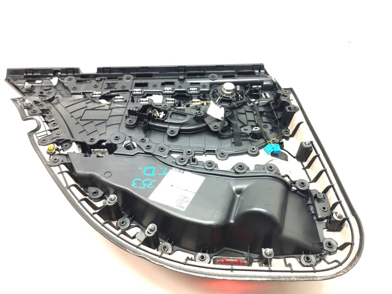 Recambio de guarnecido puerta trasera derecha para mercedes-benz clase c (w205) lim. c 200 d (205.001) referencia OEM IAM   