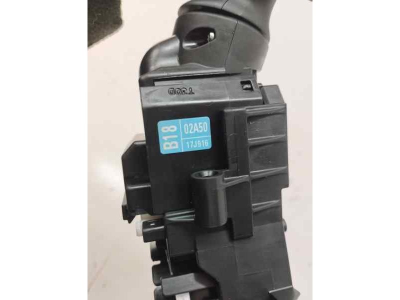 Recambio de mando multifuncion para toyota yaris iv 1.5 hybrid 116 cv referencia OEM IAM 17J916  