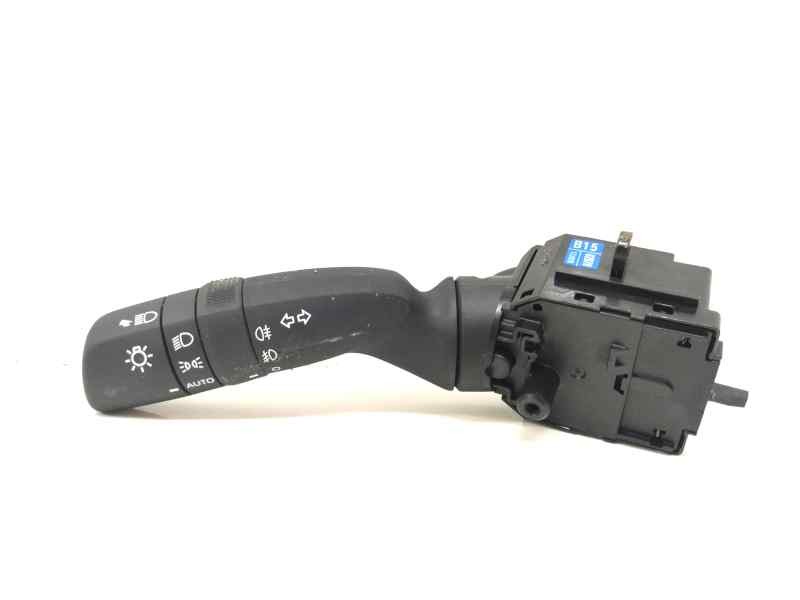 Recambio de mando multifuncion para toyota yaris iv 1.5 hybrid 116 cv referencia OEM IAM 02D70  
