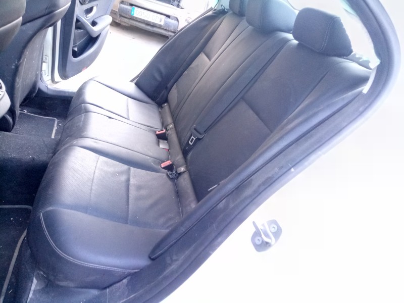 Recambio de asientos traseros para mercedes-benz clase c (w205) lim. c 200 d (205.001) referencia OEM IAM   