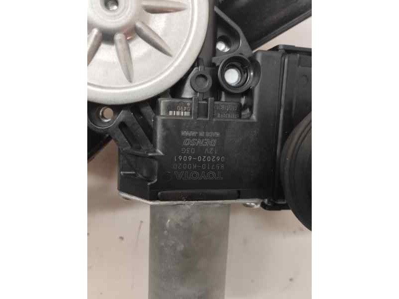 Recambio de elevalunas delantero derecho para toyota yaris iv 1.5 hybrid 116 cv referencia OEM IAM 85710K0020  