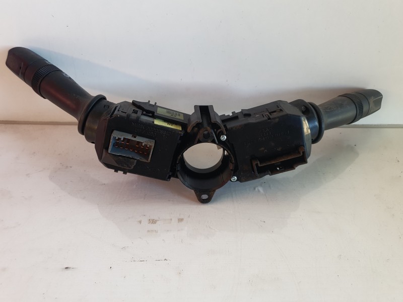 Recambio de mando multifuncion para kia rio basic referencia OEM IAM   