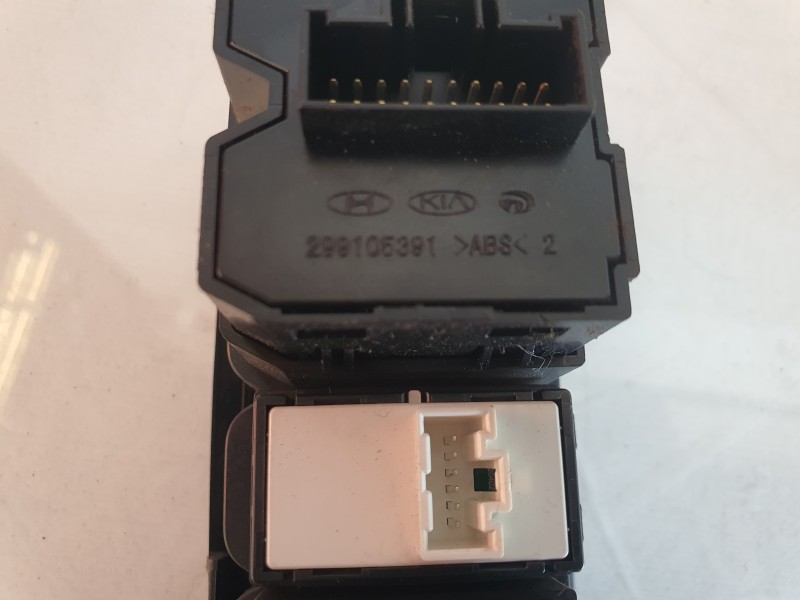 Recambio de mando multifuncion para kia rio basic referencia OEM IAM 299105391  