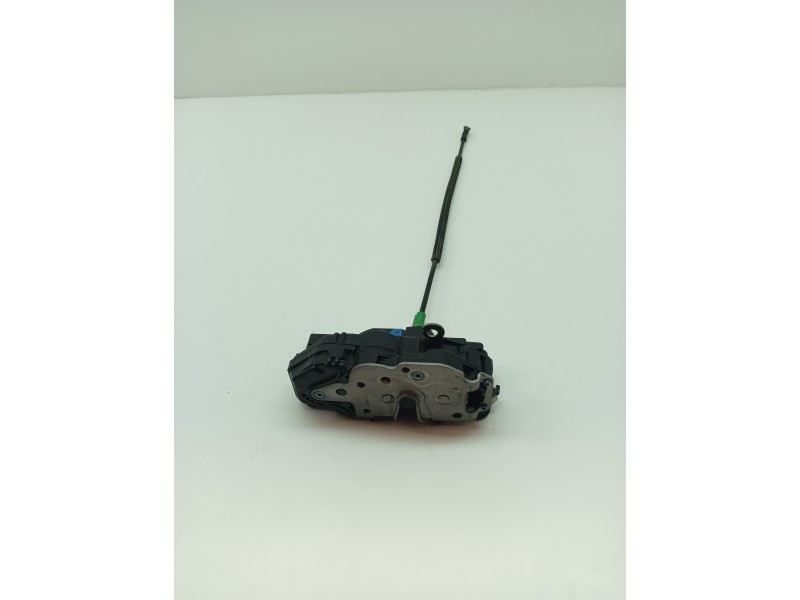 Recambio de cerradura puerta trasera derecha para opel insignia berlina 2.0 cdti cat referencia OEM IAM 13503178  