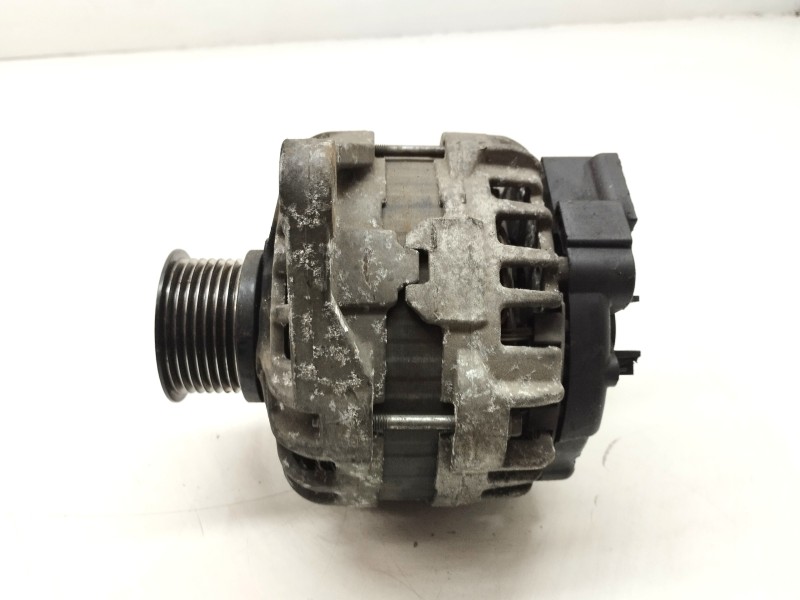 Recambio de alternador para iveco daily furgón 2.3 diesel cat referencia OEM IAM 504385134  