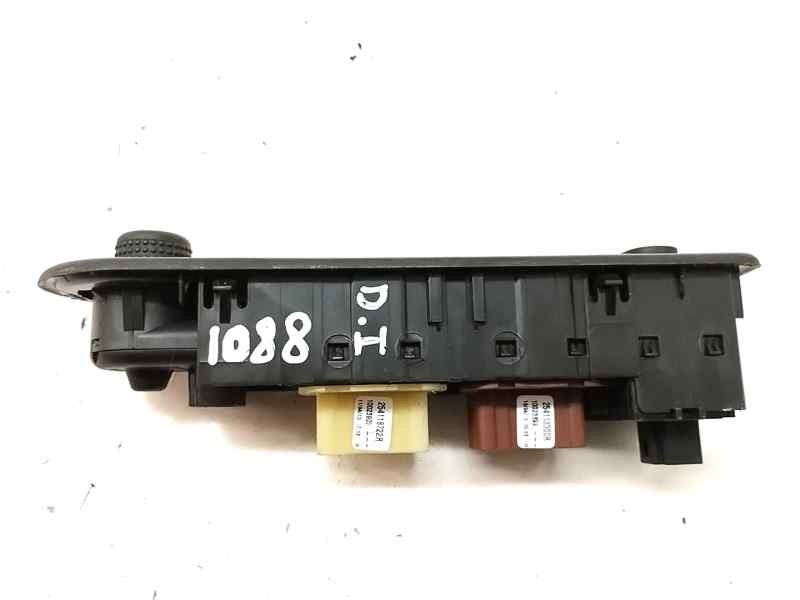 Recambio de mando elevalunas delantero izquierdo para renault captur 1.5 dci diesel fap energy referencia OEM IAM 254113300R  
							