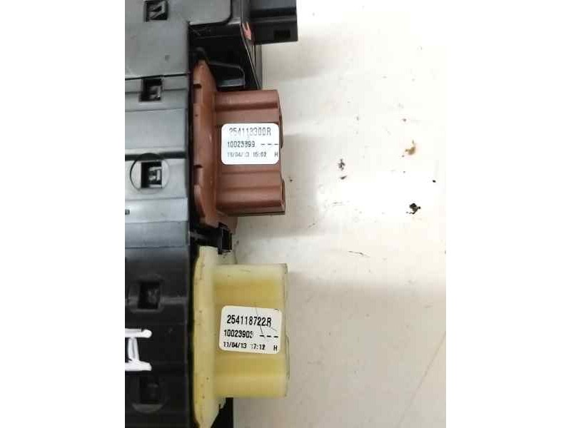 Recambio de mando elevalunas delantero izquierdo para renault captur 1.5 dci diesel fap energy referencia OEM IAM 254113300R  
							