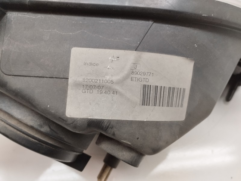 Recambio de faro izquierdo para dacia logan 1.6 cat referencia OEM IAM 8200211005  