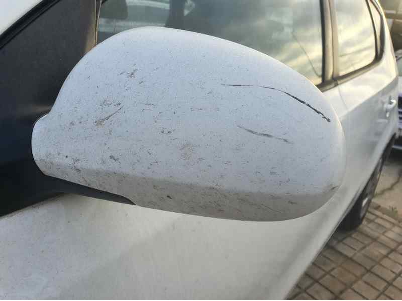 Recambio de retrovisor izquierdo para hyundai i30 1.6 crdi 90 cv referencia OEM IAM   