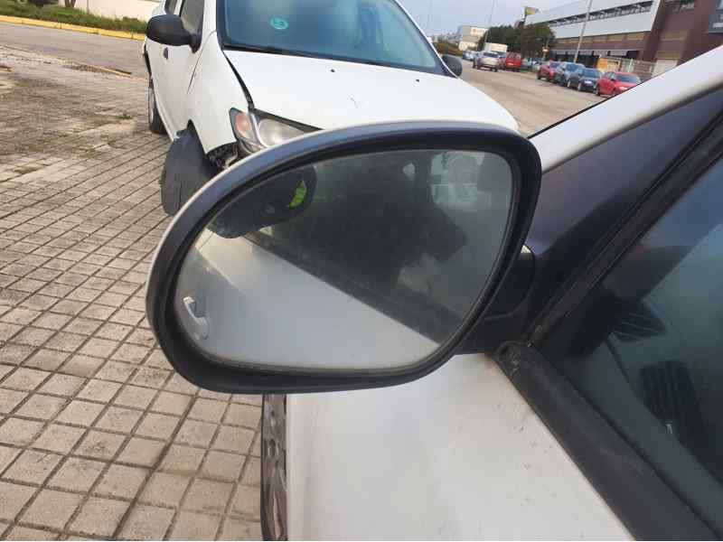 Recambio de retrovisor izquierdo para hyundai i30 1.6 crdi 90 cv referencia OEM IAM   