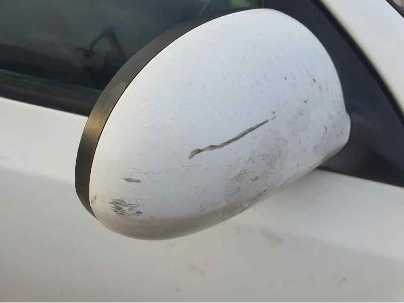 Recambio de retrovisor derecho para hyundai i30 1.6 crdi 90 cv referencia OEM IAM   