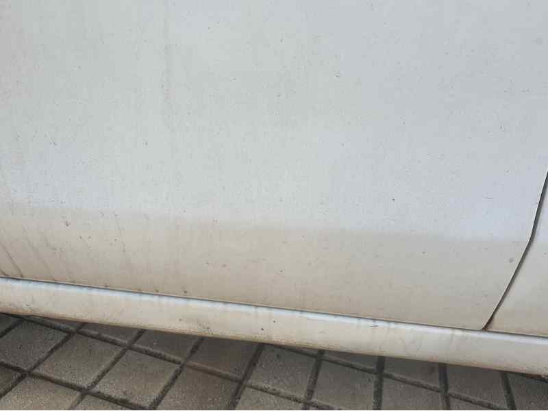 Recambio de puerta delantera izquierda para hyundai i30 1.6 crdi 90 cv referencia OEM IAM   