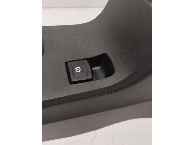 Recambio de apoyabrazos central para dacia sandero sl 2019 referencia OEM IAM   