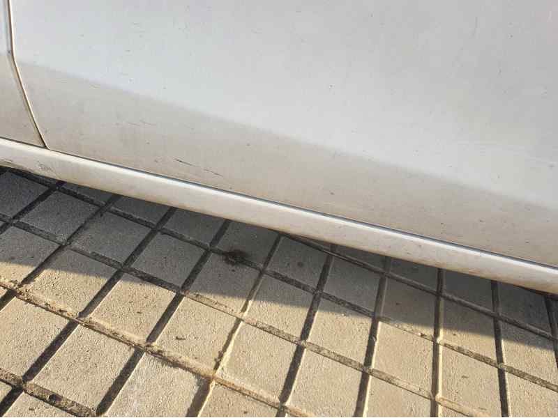 Recambio de puerta delantera derecha para hyundai i30 1.6 crdi 90 cv referencia OEM IAM   