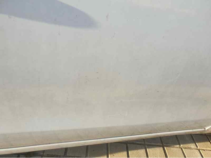 Recambio de puerta delantera derecha para hyundai i30 1.6 crdi 90 cv referencia OEM IAM   