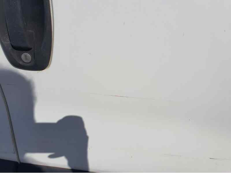 Recambio de puerta delantera derecha para citroën nemo 1.4 hdi 68 cv referencia OEM IAM   