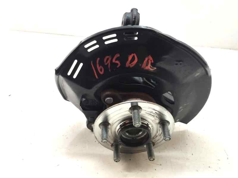 Recambio de mangueta delantera derecha para toyota yaris iv 1.5 hybrid 116 cv referencia OEM IAM 1024W387A  