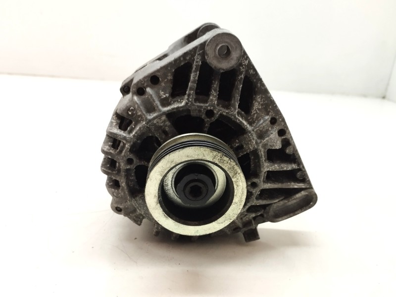 Recambio de alternador para dacia sandero 1.2 16v cat referencia OEM IAM 8200660044B  