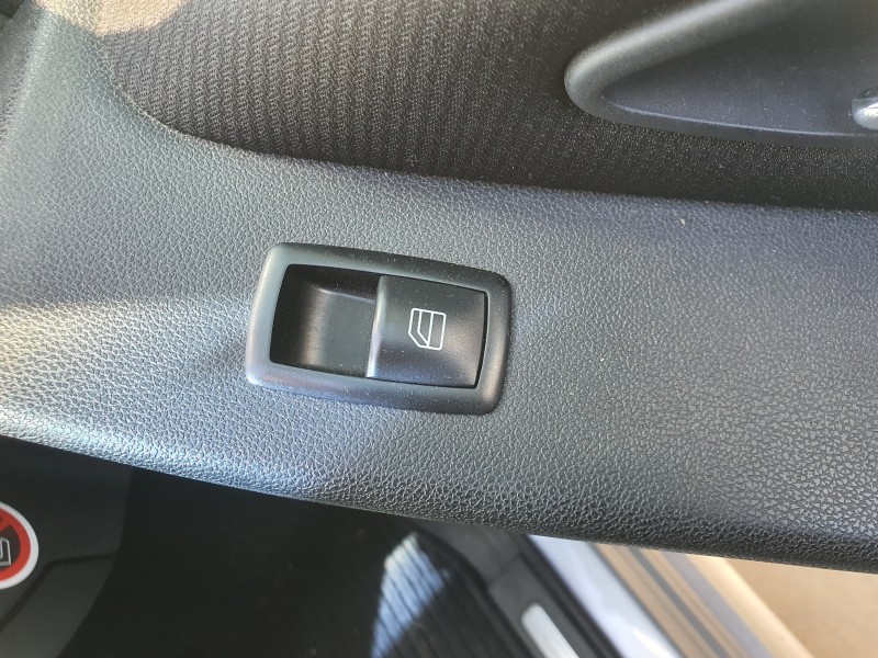 Recambio de mando elevalunas delantero derecho para mercedes-benz clase b (w245) 2.0 cdi cat referencia OEM IAM   
							