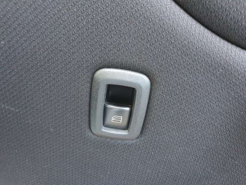 Recambio de mando elevalunas trasero derecho para mercedes-benz clase b (w245) 2.0 cdi cat referencia OEM IAM   
							