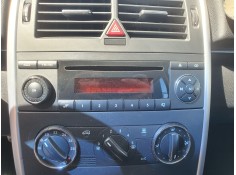 Recambio de sistema audio / radio cd para mercedes-benz clase b (w245) 2.0 cdi cat referencia OEM IAM BE6086  