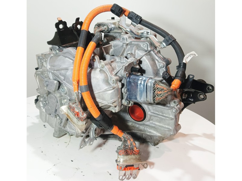 Recambio de caja cambios para toyota auris touring sports (e18) hybrid active referencia OEM IAM 3090047084  