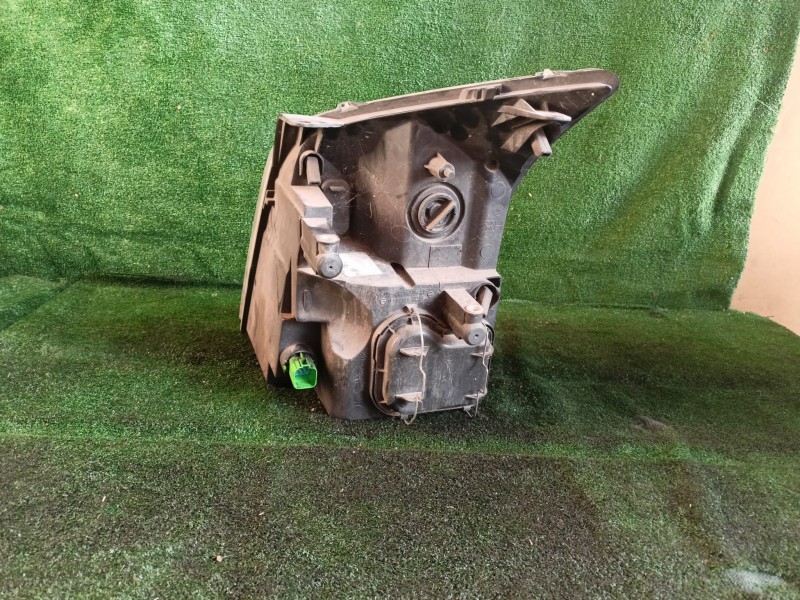 Recambio de faro derecho para ford transit caja cerrada ´06 referencia OEM IAM   