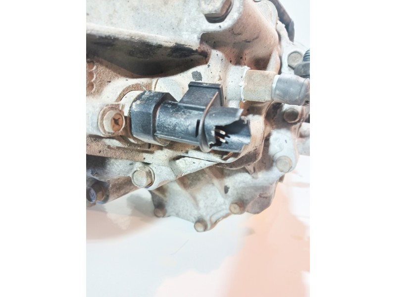 Recambio de caja cambios para nissan terrano/terrano.ii (r20) 2.7 turbodiesel referencia OEM IAM SINREFVISIBLE  
							