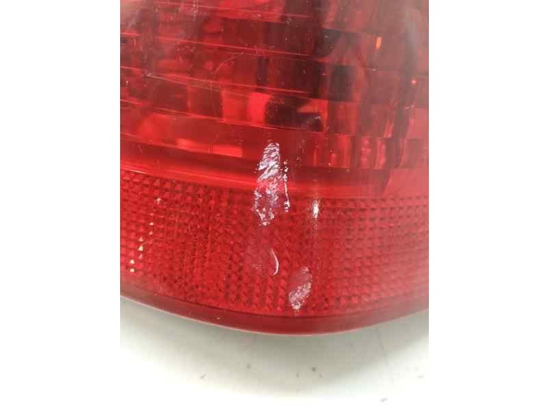 Recambio de piloto trasero derecho para bmw serie 3 berlina (e46) 320d 2.0d 150 cv referencia OEM IAM   
							
