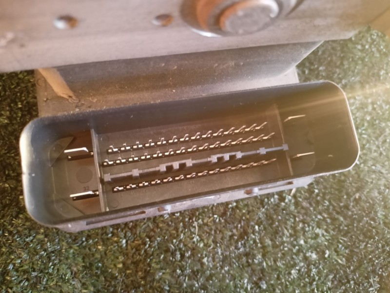 Recambio de abs para ford focus berlina (cap) 1.6 tdci cat referencia OEM IAM 10096001193  