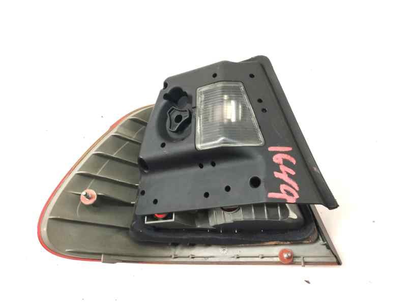 Recambio de piloto trasero derecho para bmw serie 3 berlina (e46) 320d 2.0d 150 cv referencia OEM IAM   
							