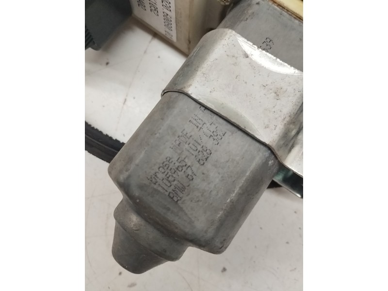 Recambio de elevalunas delantero izquierdo para bmw serie 7 (e65/e66) 3.0 turbodiesel cat referencia OEM IAM 67628382  
							
