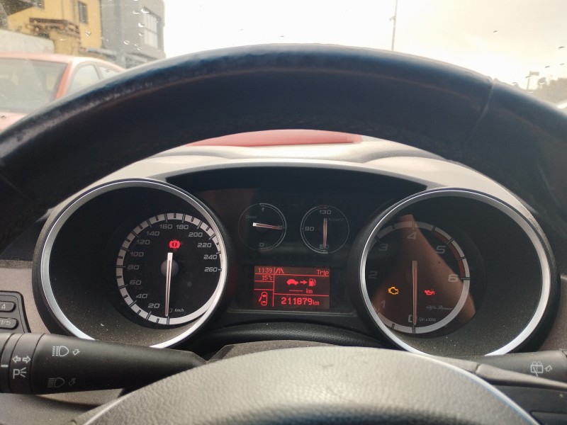 Recambio de cuadro instrumentos para alfa romeo giulietta (191) 1.6 jtdm cat referencia OEM IAM 50528273  