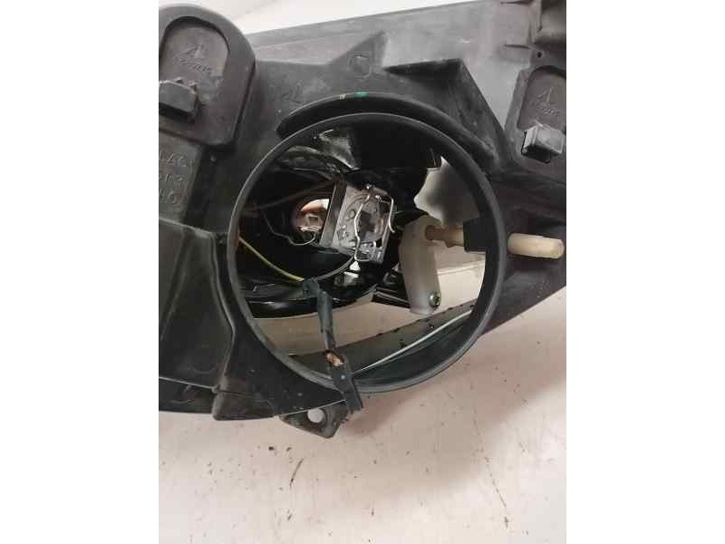 Recambio de faro derecho para peugeot 307 break / sw (s1) 1.6 hdi 109cv referencia OEM IAM   