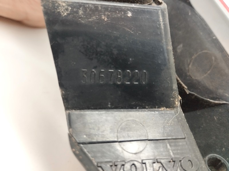 Recambio de piloto trasero izquierdo para volvo xc90 2.4 diesel cat referencia OEM IAM 30678220  