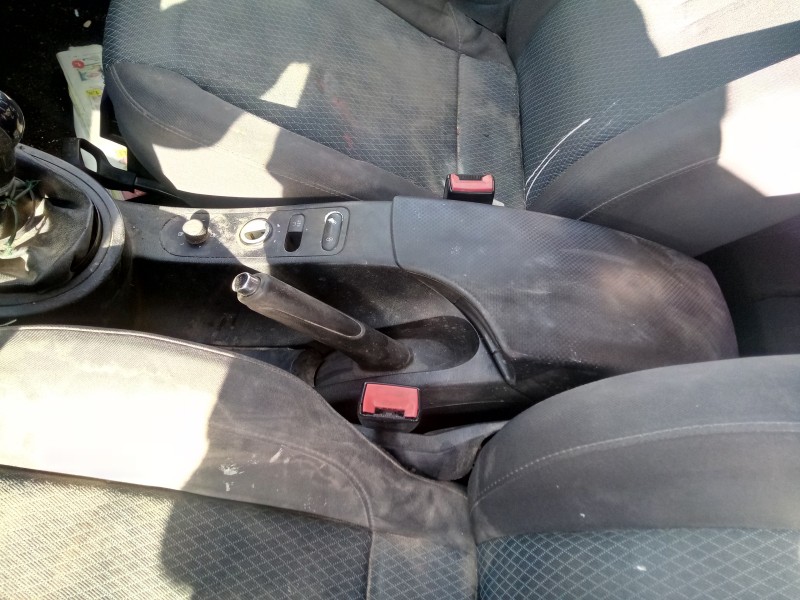 Recambio de apoyabrazos central para seat toledo (5p2) 1.9 tdi referencia OEM IAM   