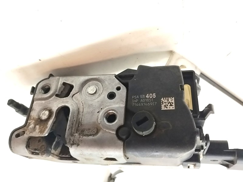 Recambio de cerradura puerta delantera derecha para peugeot partner (s2) 1.9 diesel referencia OEM IAM 828405  