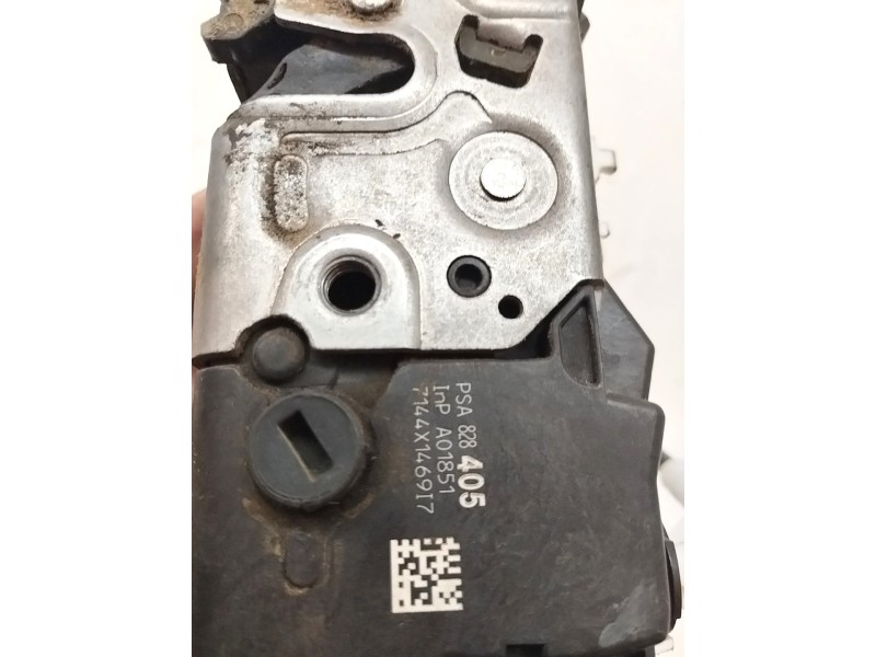 Recambio de cerradura puerta delantera derecha para peugeot partner (s2) 1.9 diesel referencia OEM IAM 828405  