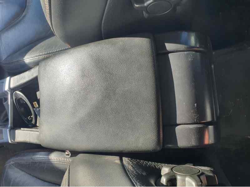 Recambio de apoyabrazos central para volvo xc60 d5 awd referencia OEM IAM   