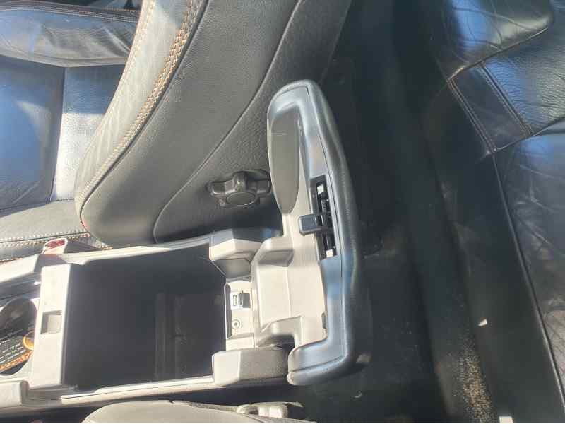 Recambio de apoyabrazos central para volvo xc60 d5 awd referencia OEM IAM   